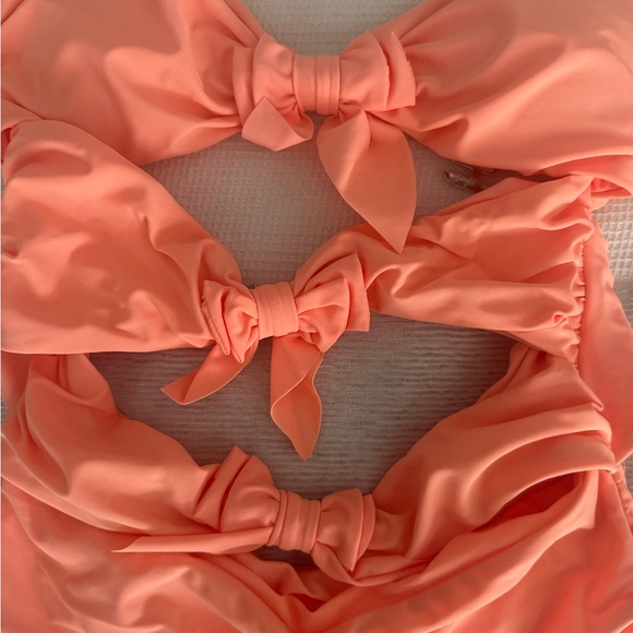 Sexy One Piece Swimsuit with bows - Picture 2 of 3